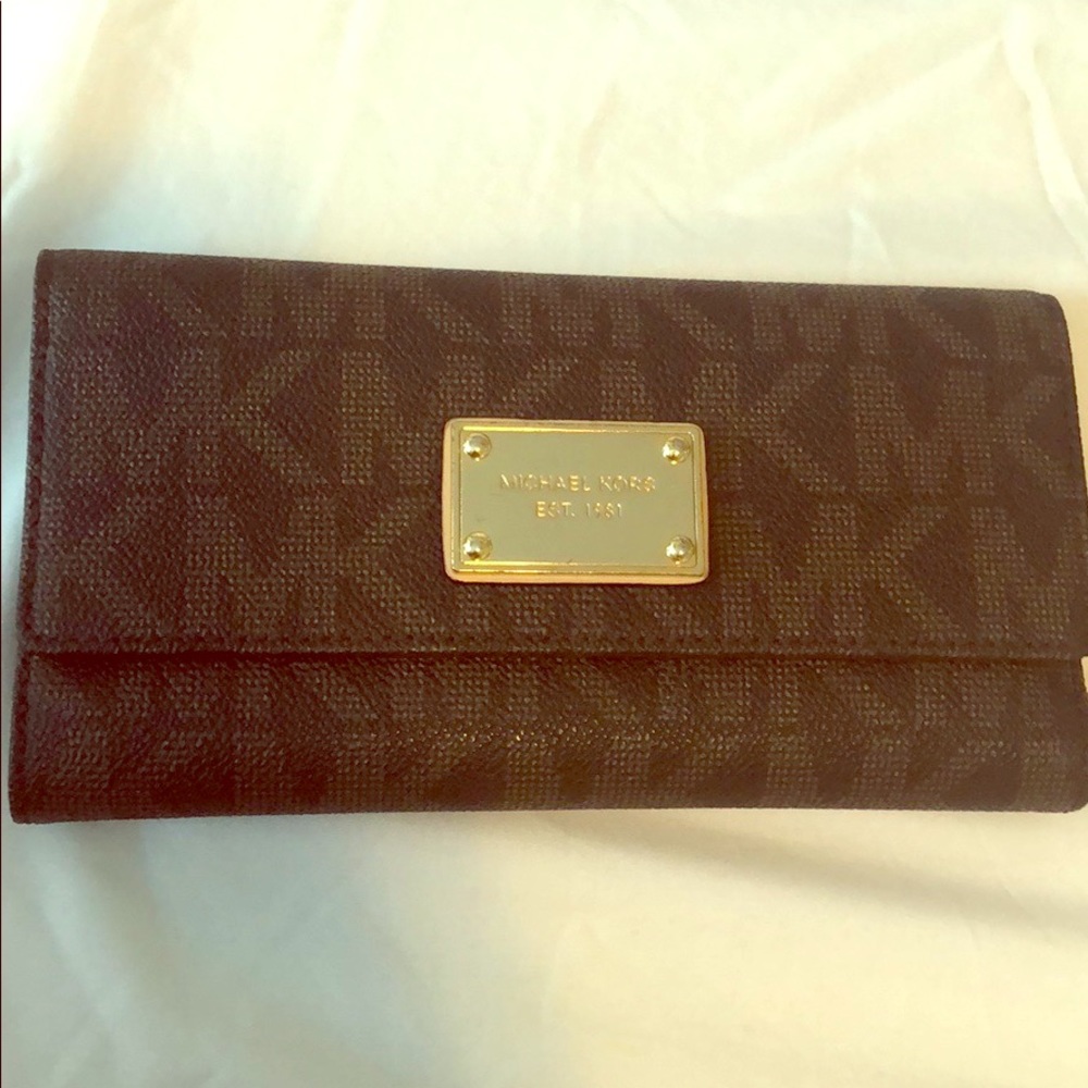 Michael Kors Logo Wallet